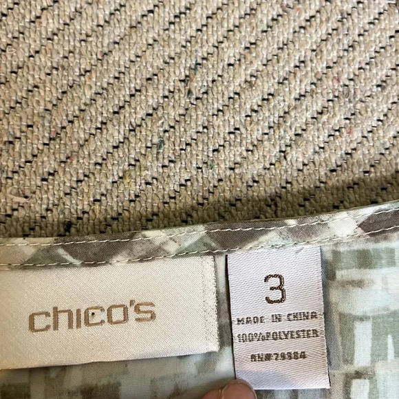 Chico’s wrinkle free sleeveless popover abstract print pleated neckline top - Picture 7 of 14